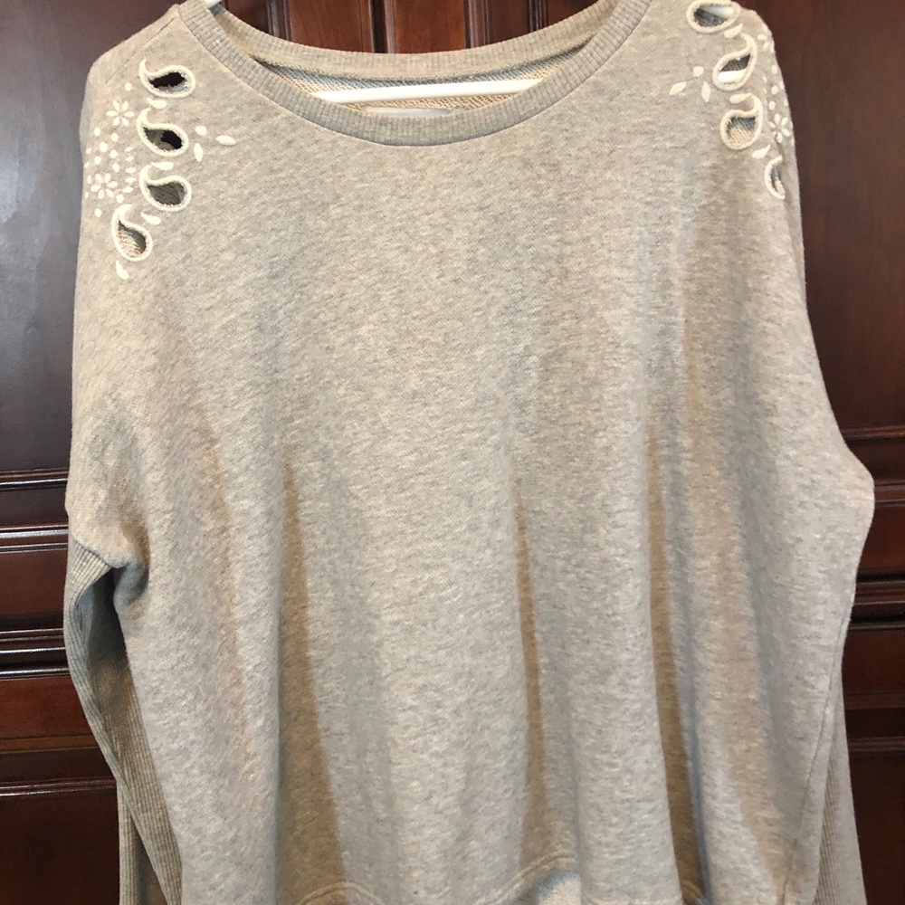 American Eagle gray sweatshirt with cut outs
